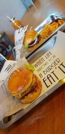 4 Bros Burger